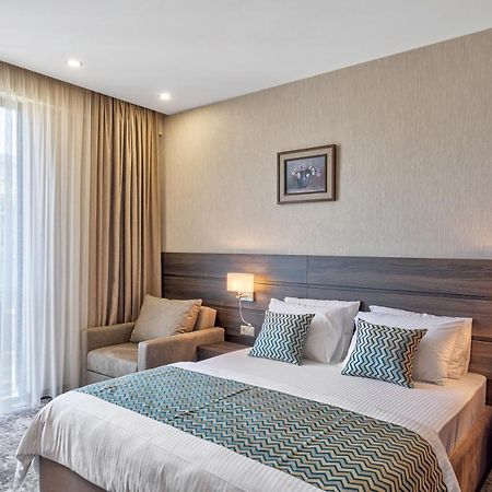 Vinum Hotel Тбилиси Экстерьер фото