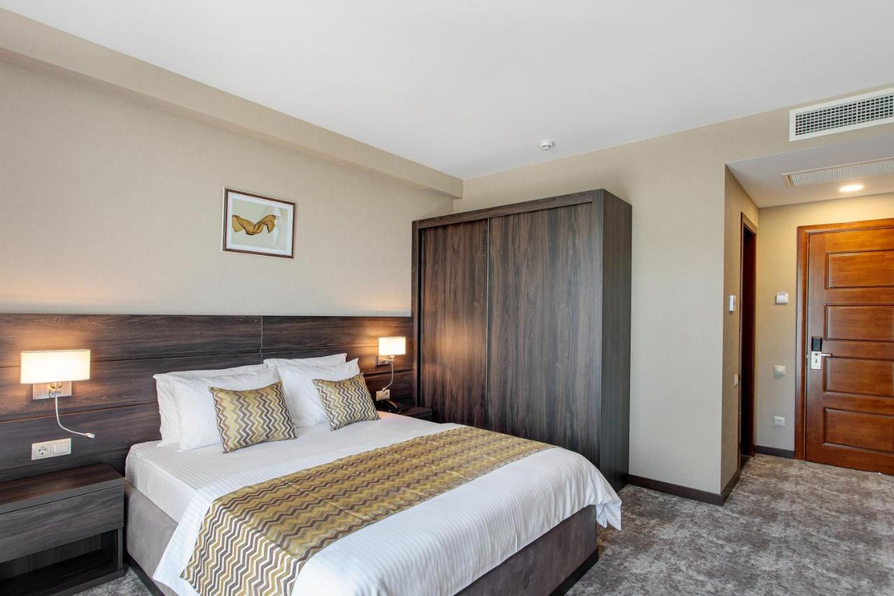 Vinum Hotel Тбилиси Экстерьер фото