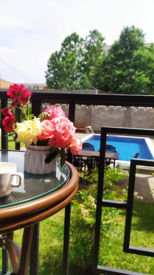 Vinum Hotel Тбилиси Экстерьер фото