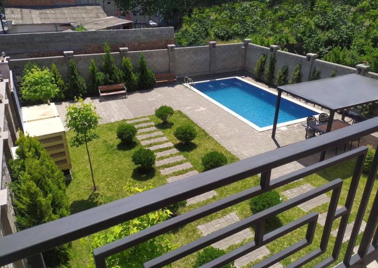 Vinum Hotel Тбилиси Экстерьер фото