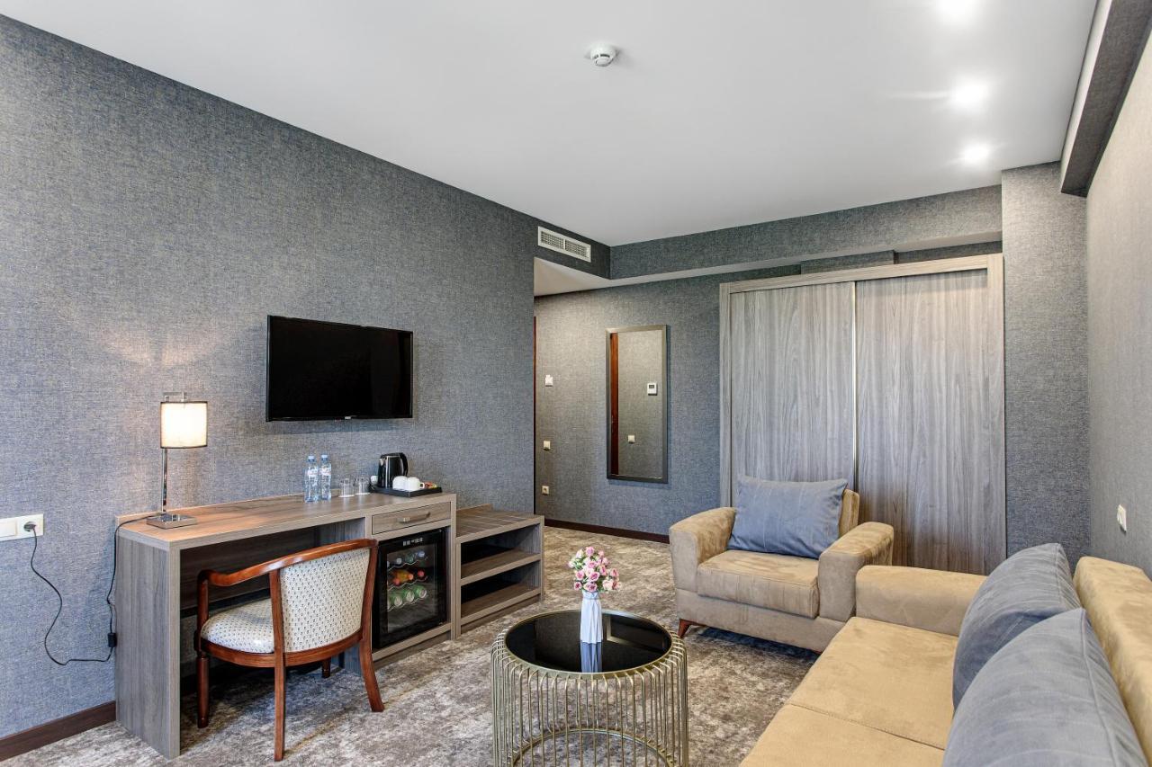Vinum Hotel Тбилиси Экстерьер фото