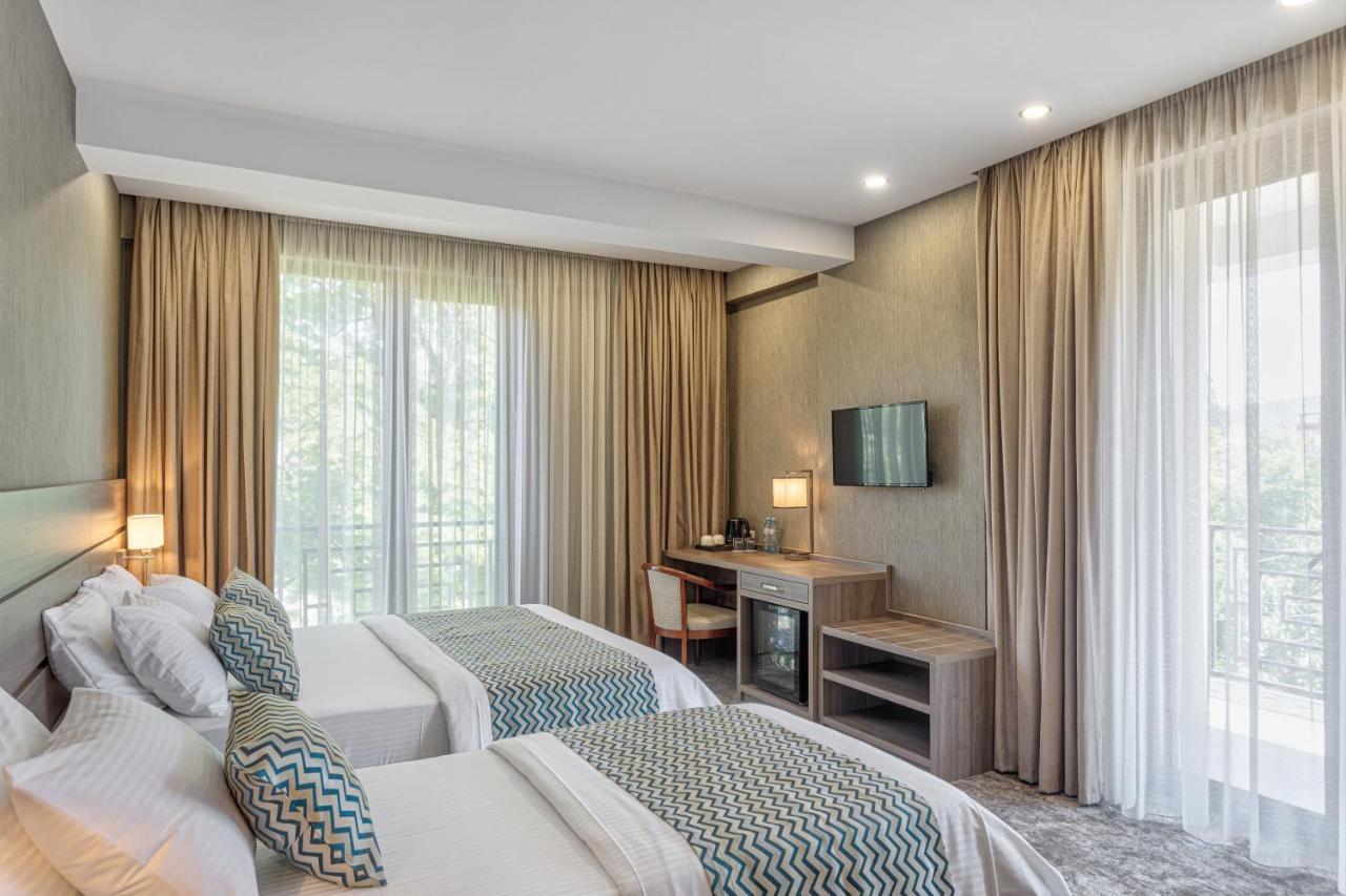 Vinum Hotel Тбилиси Экстерьер фото