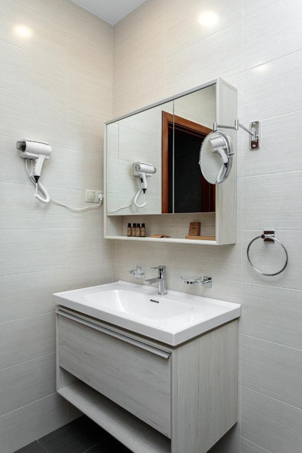 Vinum Hotel Тбилиси Экстерьер фото