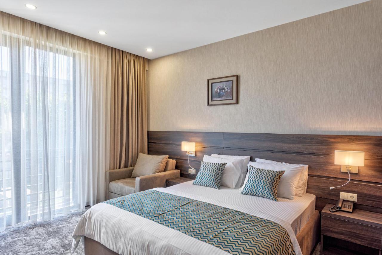 Vinum Hotel Тбилиси Экстерьер фото